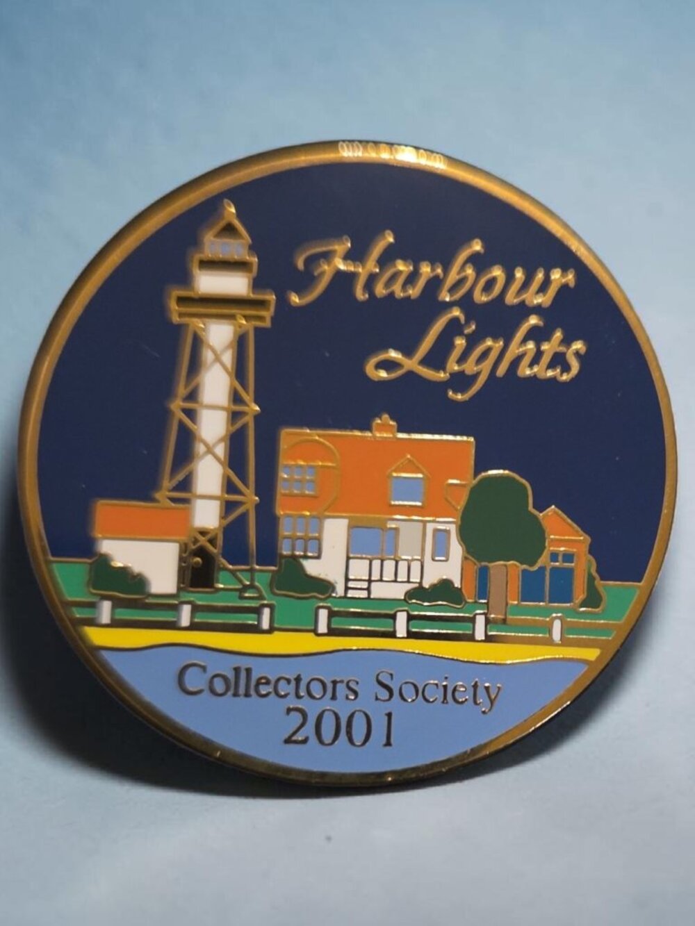 1 1/2" Harbour Lights Collectors Society 2001 Pin